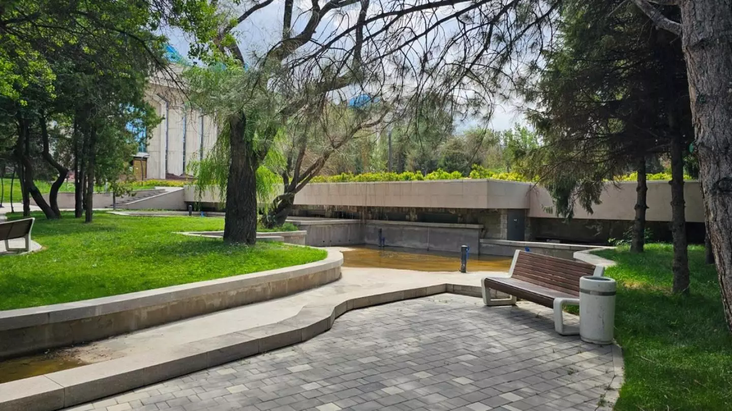 Реконструкция фонтана у Государственного музея в Алматы затягивается из-за смены подрядчика