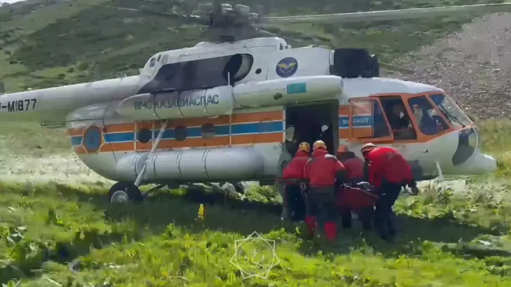 Туристка сломала ногу и не смогла спуститься с горы в Алматинской области