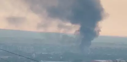 Запах гари с пожара в районе барахолки дошел до предгорий в Алматы