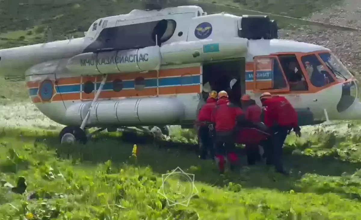 Вертолет потребовался для туристки, сломавшей ногу в ущелье Алматинской области
