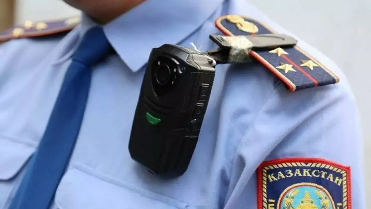 Астанада полицией қыздарға тиіскен бе?