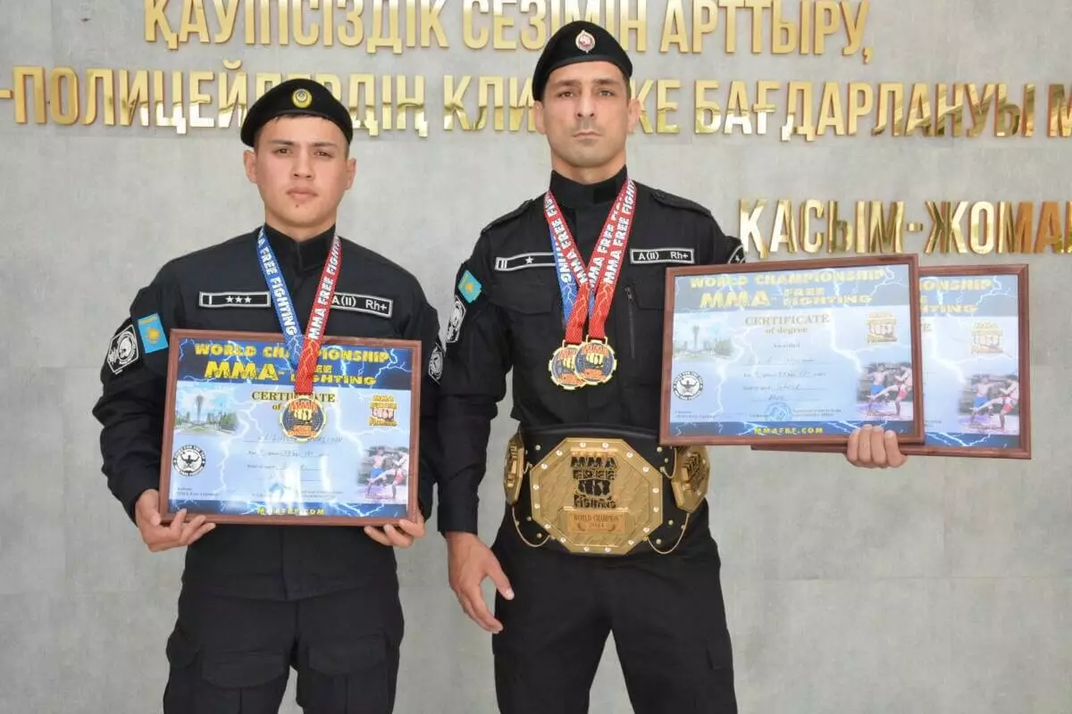 Золотые медали чемпионата мира по MMA завоевали полицейские из СКО (ВИДЕО)