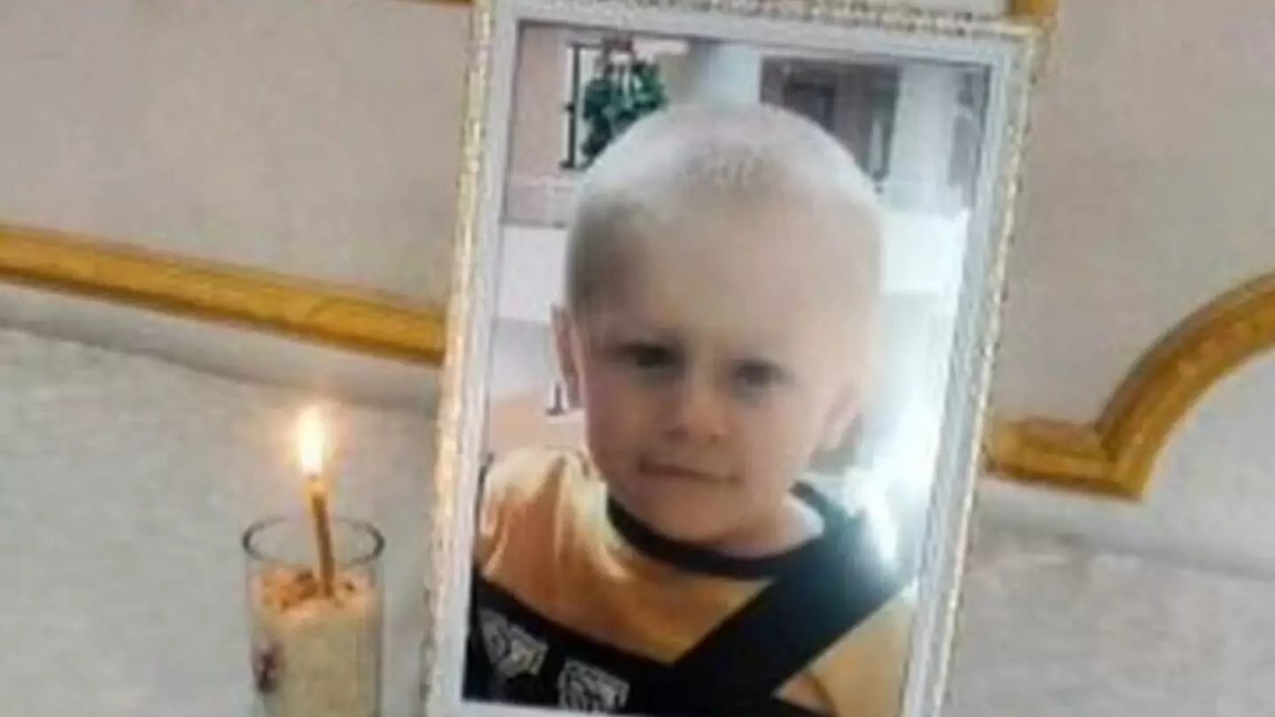 В Улытауской области женщину с двумя детьми сбили на переходе, один ребёнок погиб 