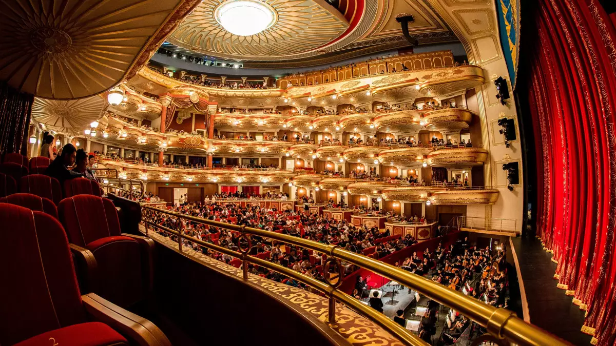 Полтора месяца мировые звезды блистали в Астана-опера