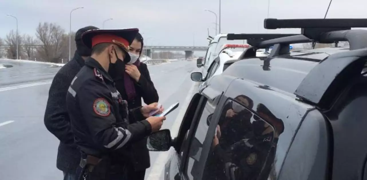 Полицейским хотят разрешить скрытно патрулировать трассы Казахстана
