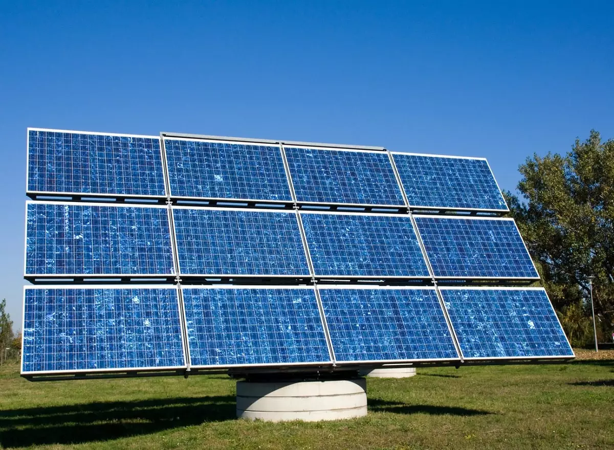 В Алматы построят завод по производству солнечных панелей