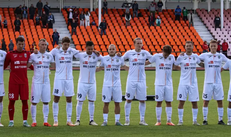 Клуб казахстанского футболиста столкнулся с проблемой перед матчем в еврокубках