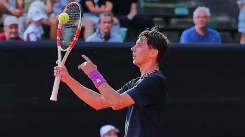 Топовый казахстанский теннисист вылетел с престижного турнира в Германии