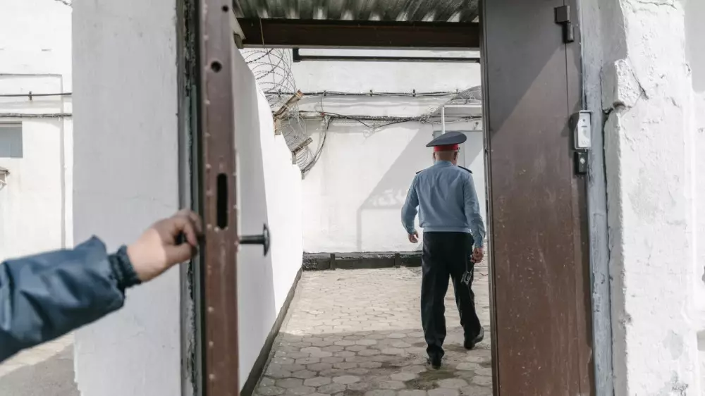 Рост тюремного контингента в Казахстане: причины и решения