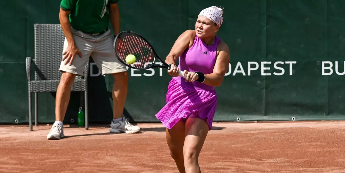 Шнайдер победила Макарову и вышла в четвертьфинал турнира в Будапеште