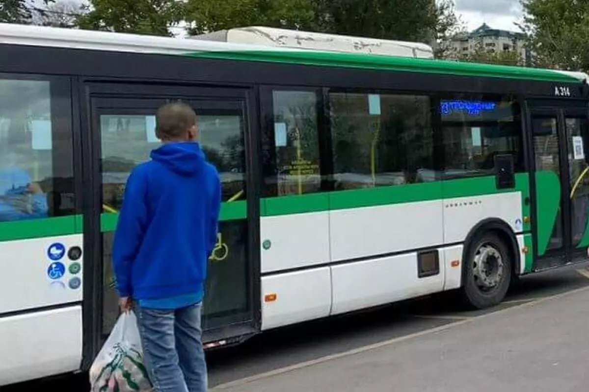 Пакет с миллионом тенге забыл в автобусе житель Астаны