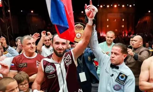 Нового чемпиона мира по боксу из России встретили на родине