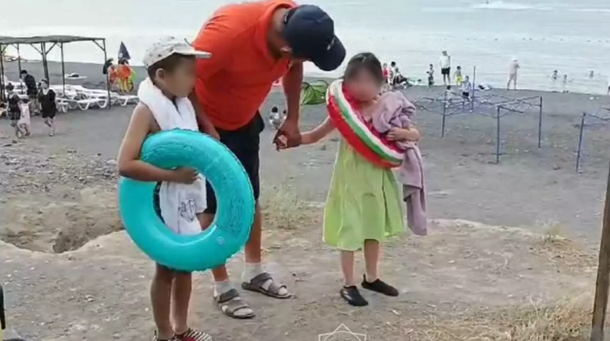 Спасатели нашли двоих детей на озере Алаколь