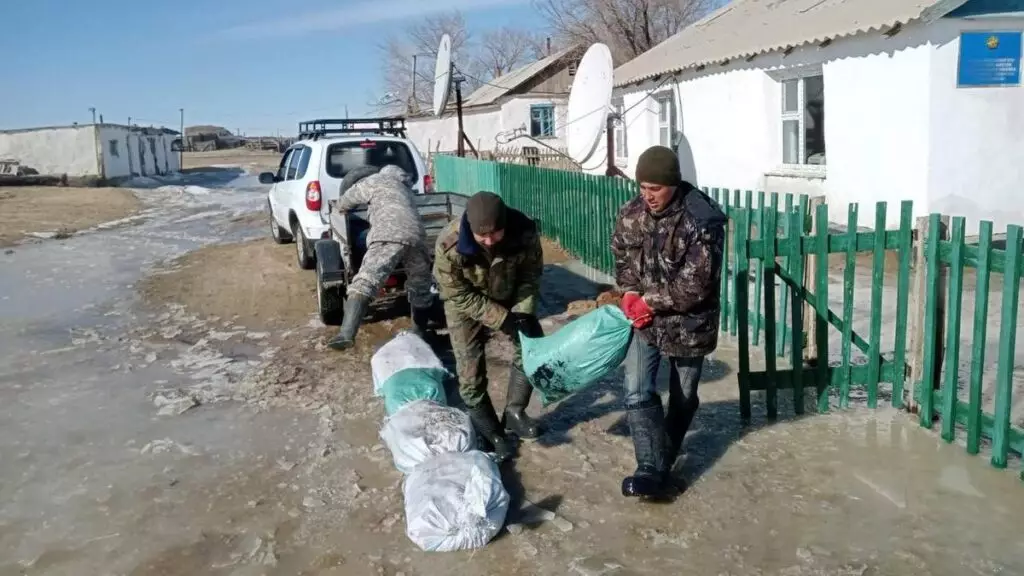 Еще 22,7 миллиарда тенге выделили на восстановление Казахстана после паводков: куда направят средства