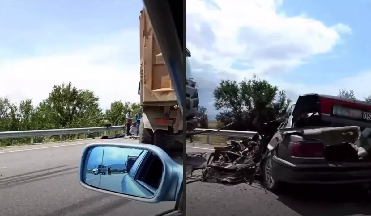 Машина всмятку: два человека погибли в жуткой аварии на трассе в Жетысу (ВИДЕО)