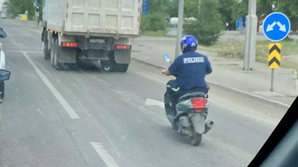 Осторожно, мопед! Около тысячи водителей оштрафованы в Жамбылской области