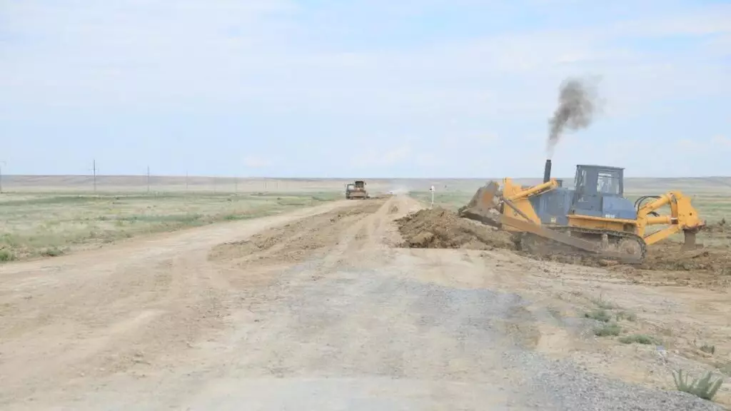 Аким проверил ремонт трассы «Кандыагаш-Эмба-Шалкар-Иргиз» в Актюбинской области