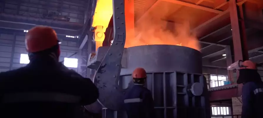 На ферросплавном заводе Ерлана Нигматулина пострадали восемь человек из-за выброса пламени