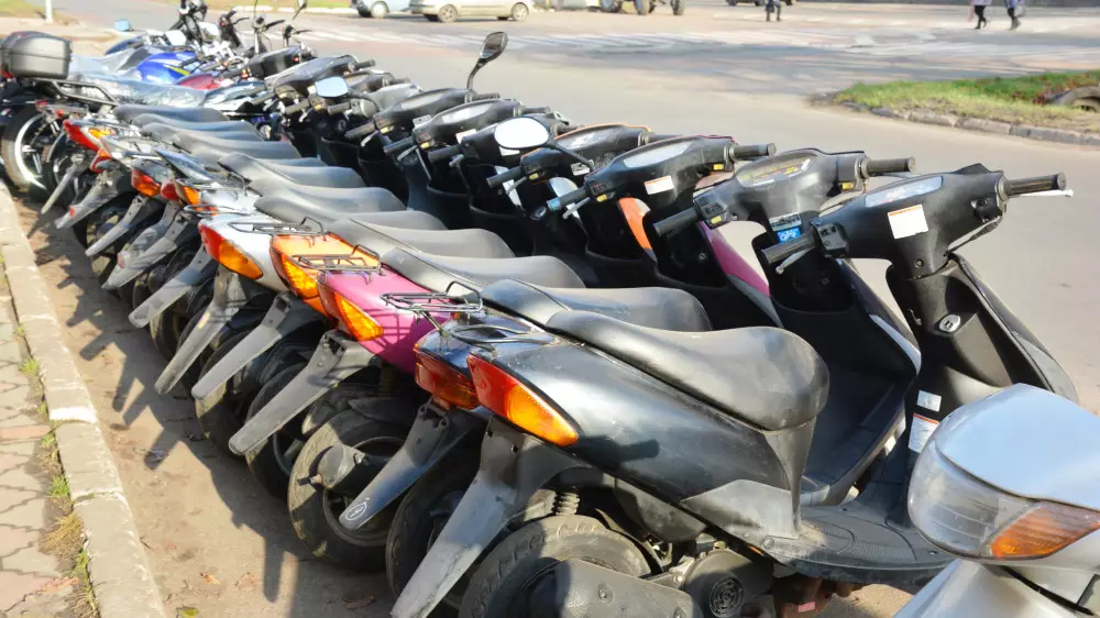 Обязательная регистрация мопедов и скутеров в Узбекистане до 2025 года