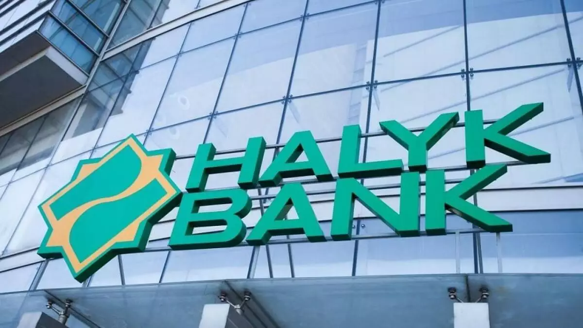 «Сколько владельцев у нее было до тебя»: Народный банк Казахстана оскорбил женщин
