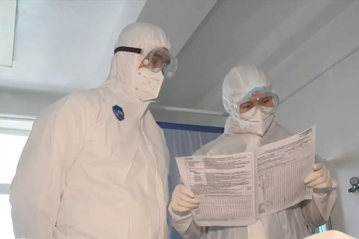 Трое казахстанцев завезли в РК холеру из заграницы