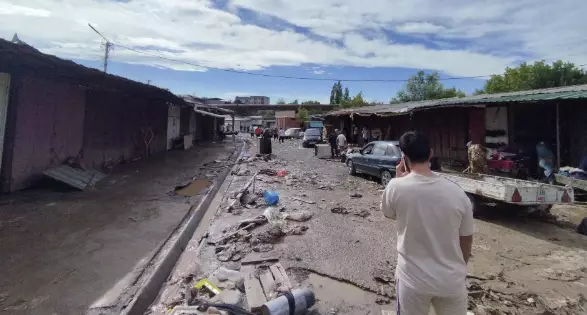 40 тонн гуманитарной помощи отправили из Казахстана в Кыргызстан