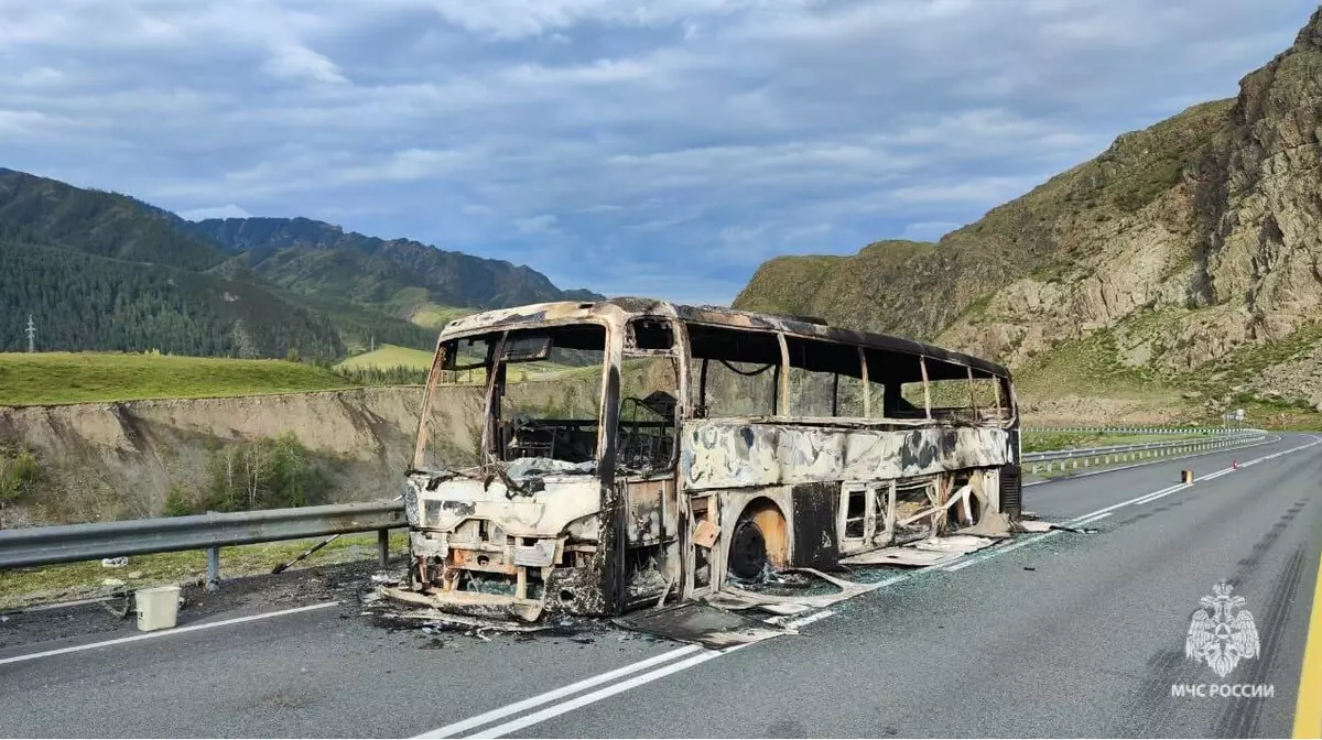 Автобус из Астаны с пассажирами загорелся по пути в России