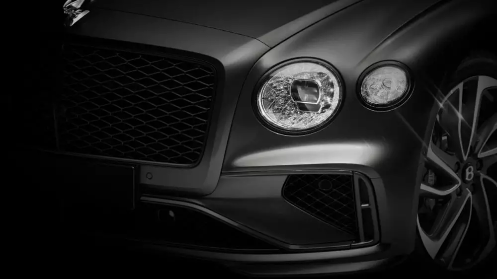 Bentley представила мощнейший седан в своей истории