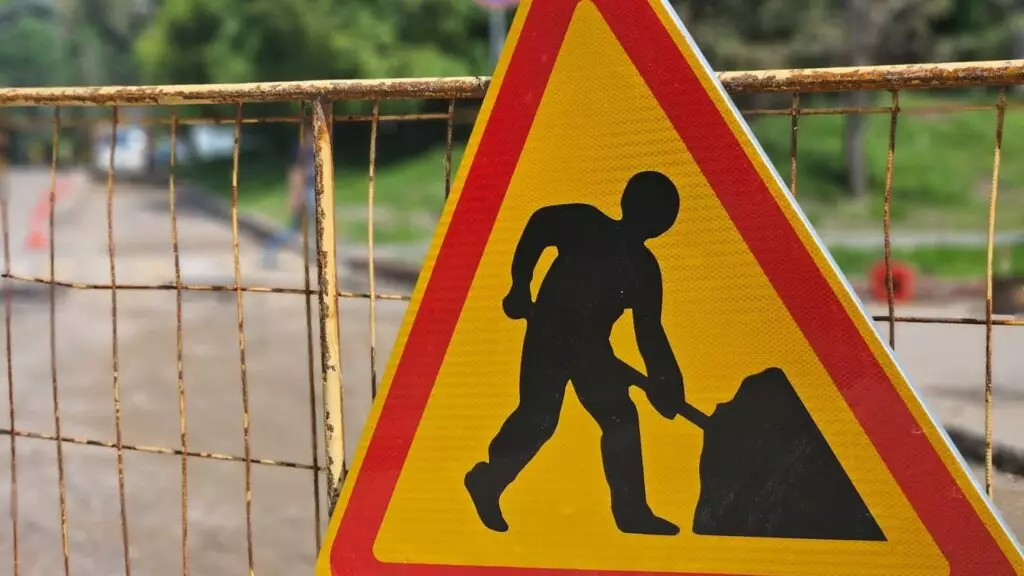 В Астане из-за ремонта дорог временно закрыли доступ к остановкам возле двух ЖК