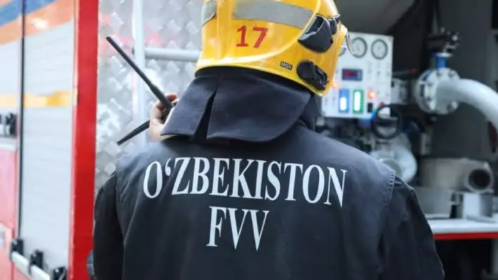 Четыре расчета тушили пожар в частном секторе в Ташкенте