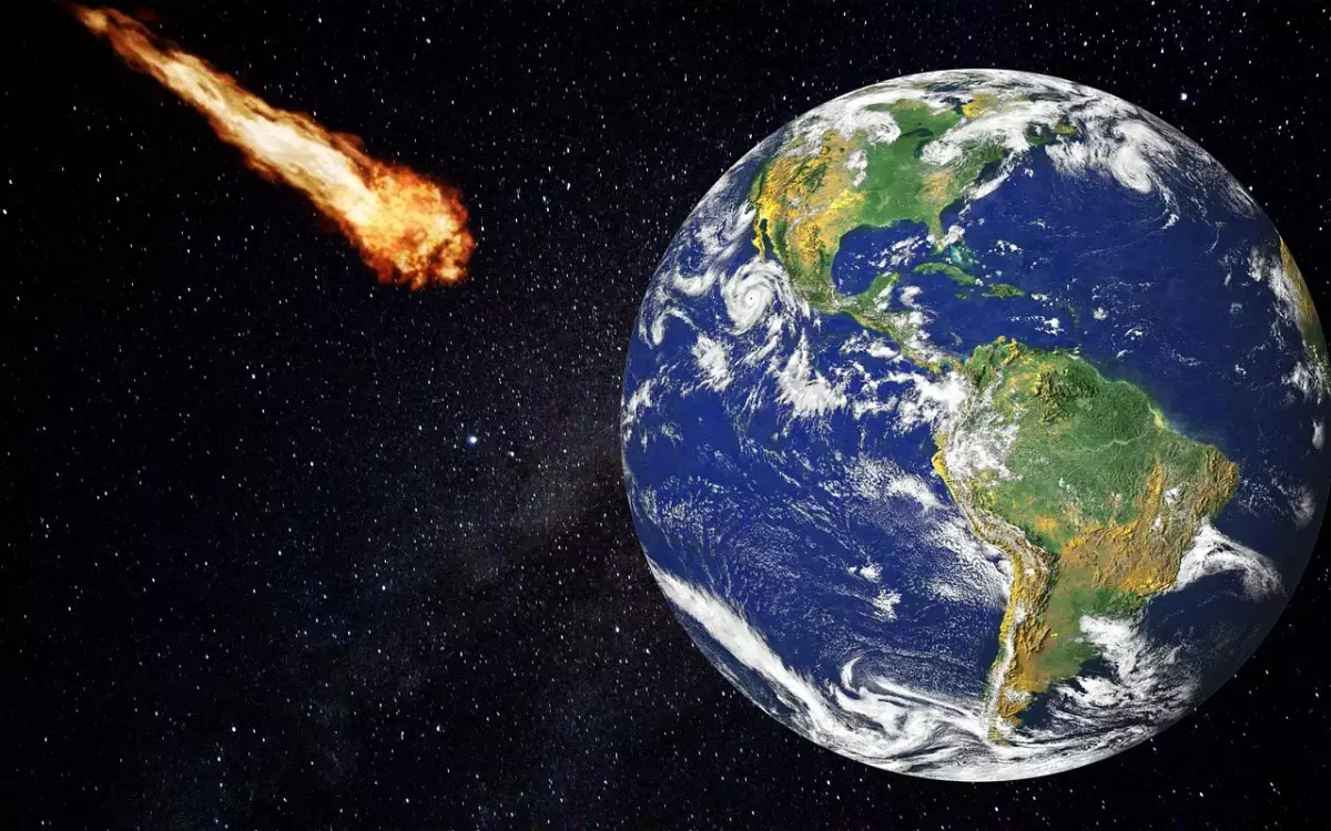 Два крупных астероида пролетят рядом с Землей завтра