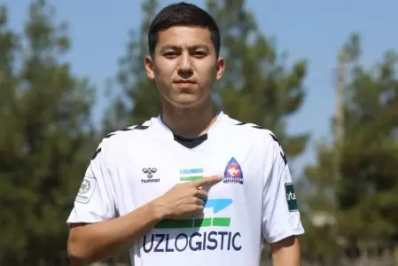 Футболист молодежной сборной Казахстана перешел в узбекистанский клуб