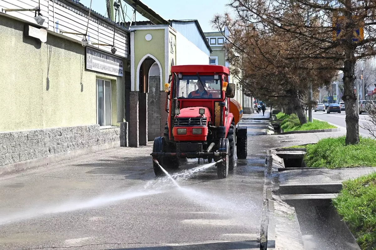 В Алматы усилены меры по уборке и благоустройству