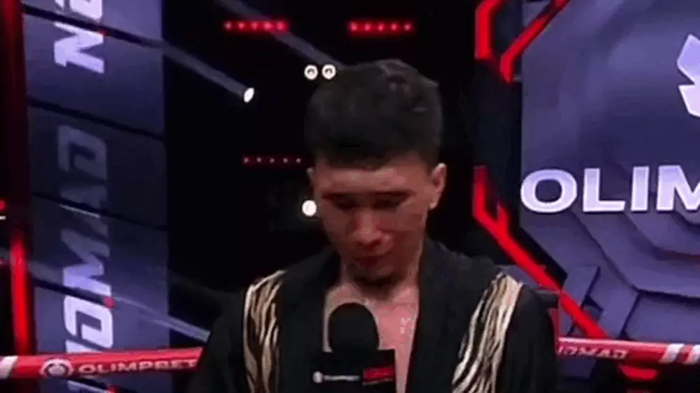 Казахстанский боец MMA вышел на ринг в день смерти матери и поддался эмоциям
