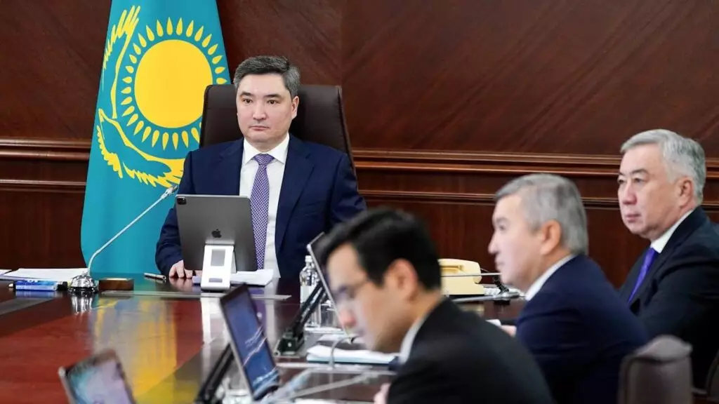 Премьер Бектенов напомнил акимам о необходимости завершения строительных работ в срок