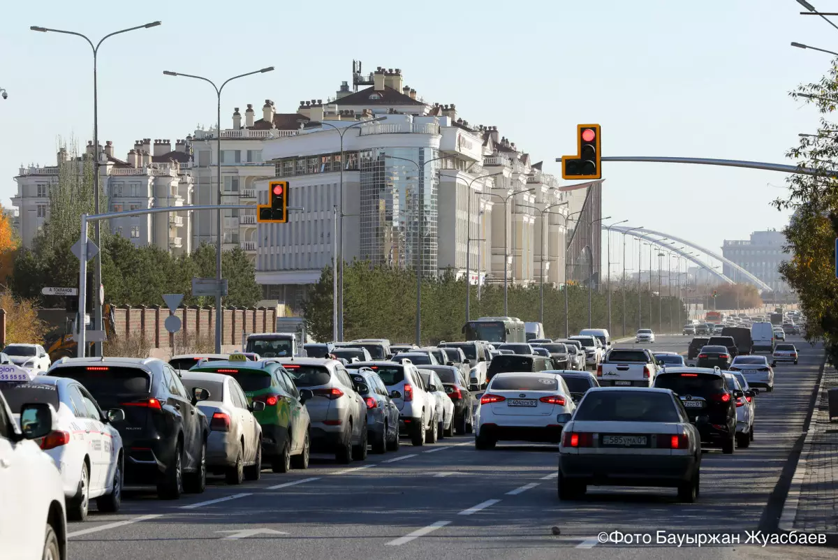 В Казахстане продлят запрет на ввоз авто с правым рулем в разобранном виде