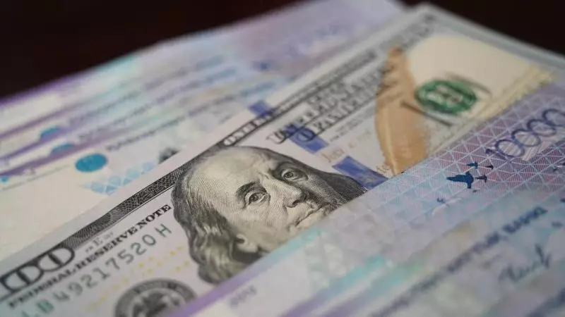 Доллар немного подешевел на торгах в Казахстане