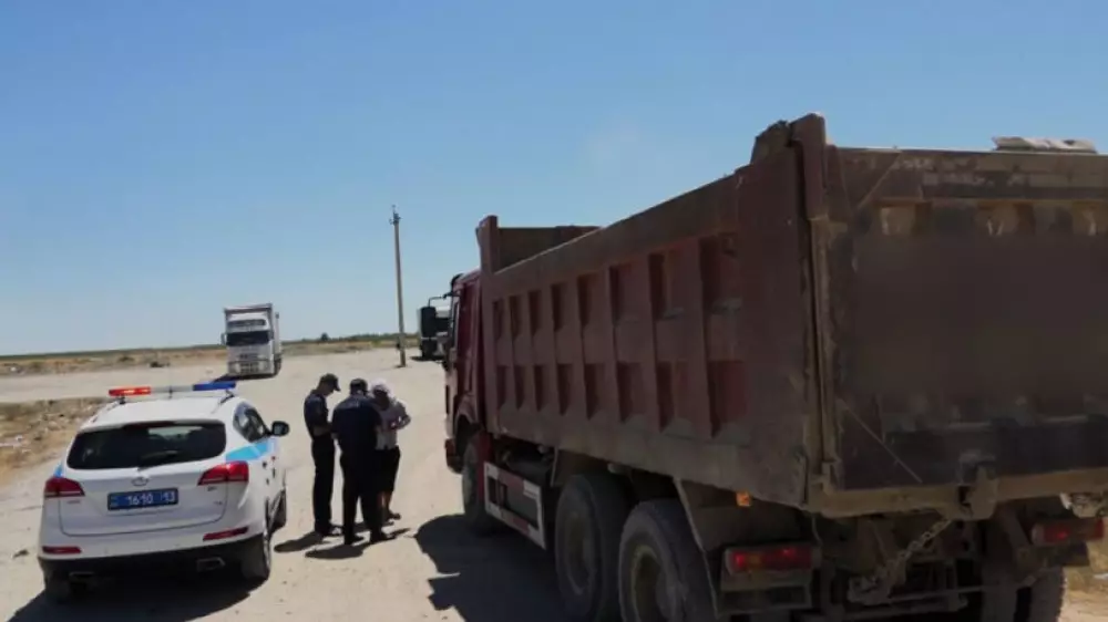 Более 160 грузовиков отправили на штрафстоянку в Туркестанской области