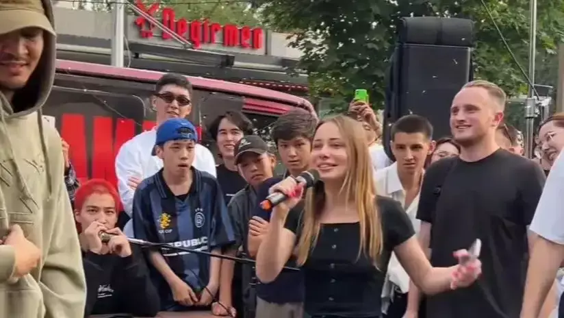 Зачитала рэп про русских: алматинку арестовали на 10 суток 