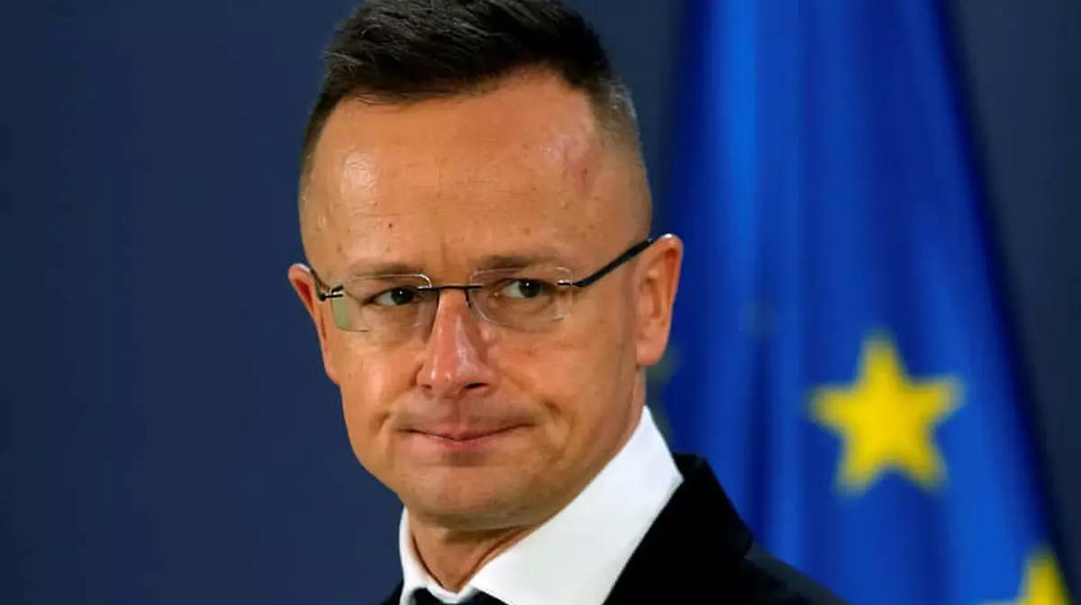 Европа расколота? Венгрия саботирует помощь Украине из-за России