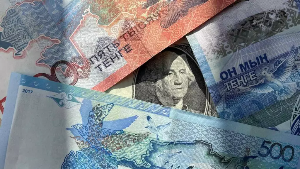 Сколько стоят доллар, евро и рубль в обменниках 24 июля