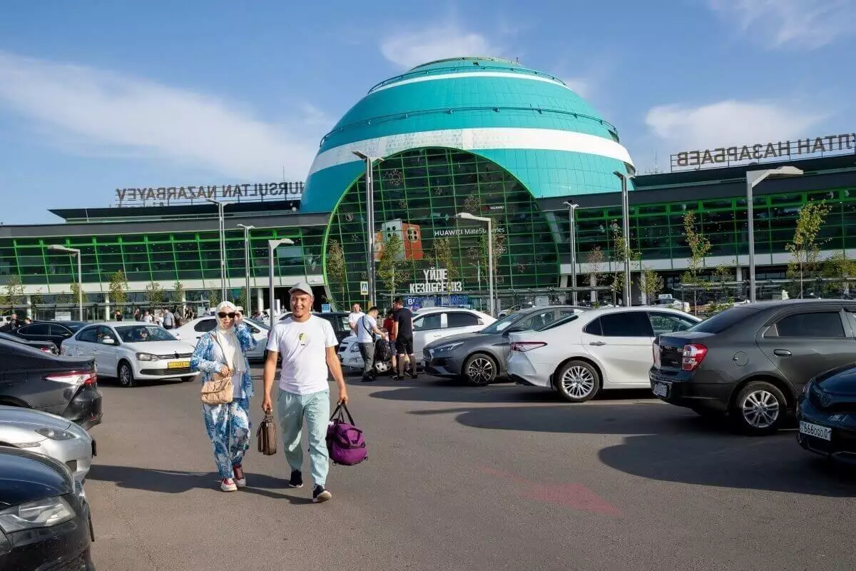 Пассажиры жалуются на беспредел в аэропорту Астаны