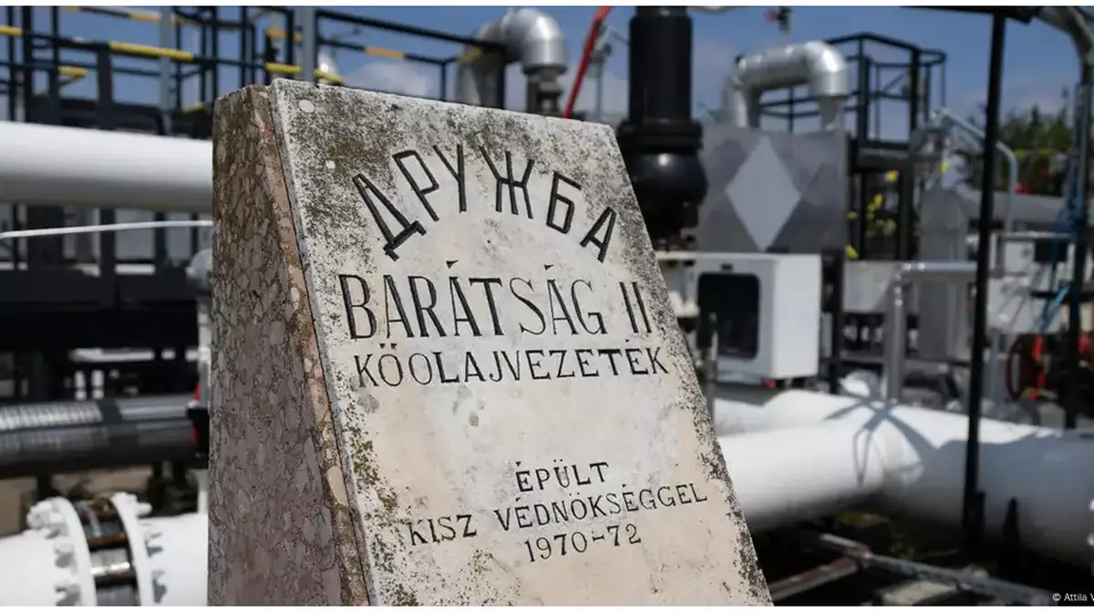 Венгрия мұнай транзитіне байланысты Украинаға қауіп төндірді