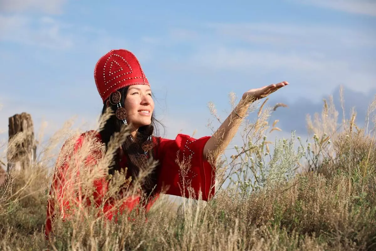 Древние жительницы Казахстана предпочитали носить красное