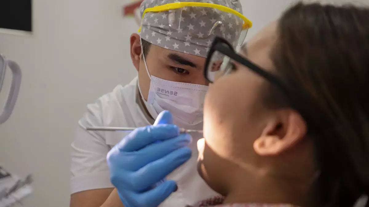 Приостановить использование пенсионных накоплений на стоматологические услуги предлагают в Казахстане