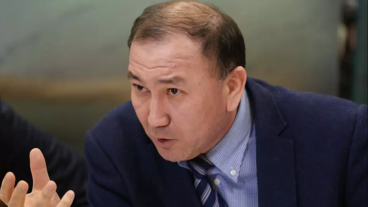 Депутат мажилиса раскритиковал запланированный запрет на расходование пенсионных на стоматолога