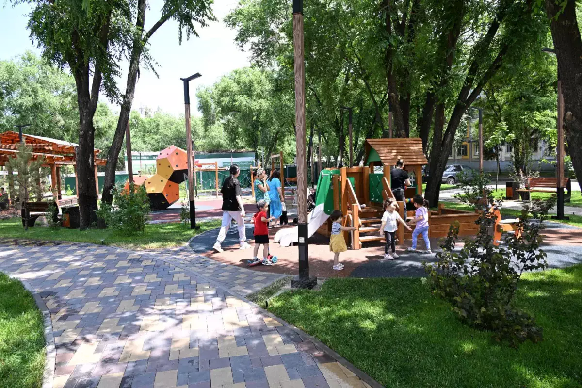 Новые требования для детских площадок и автостоянок ввели в Алматы