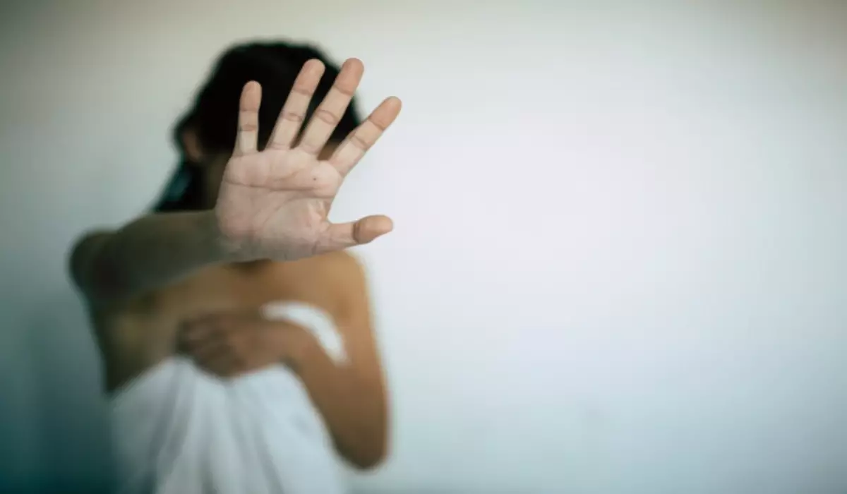 Молодую девушку украли с целью женитьбы и изнасиловали в Шымкенте - правозащитница