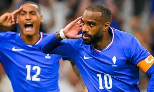 Разгромом завершился стартовый матч Франции на Олимпиаде-2024