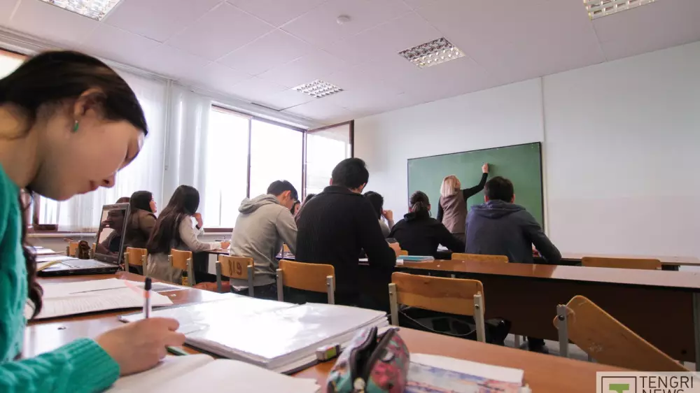 Казахстанцам дадут беспроцентные кредиты для получения высшего образования
